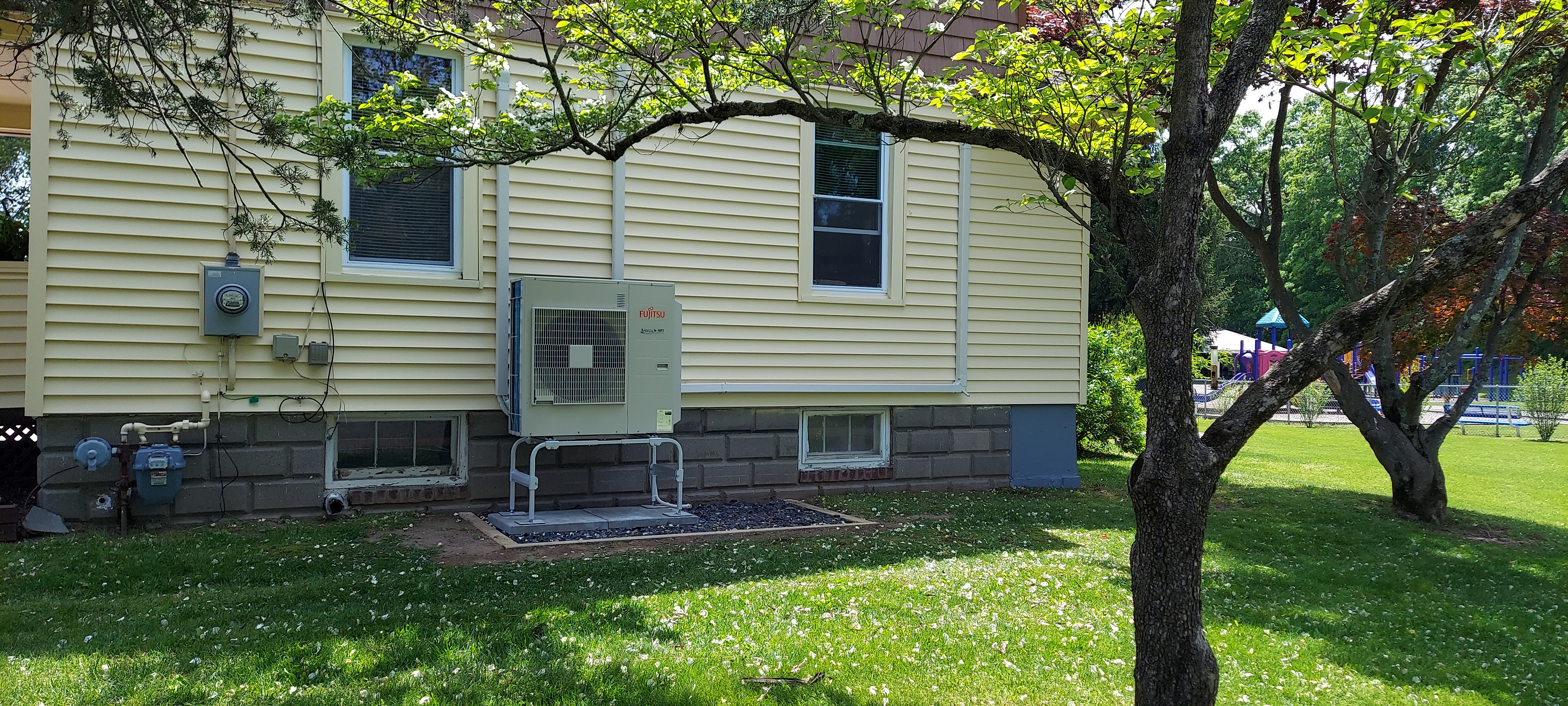 Multizone Fujitsu Ductless Minisplit Heat Pump System Installation in Port Ewen NY